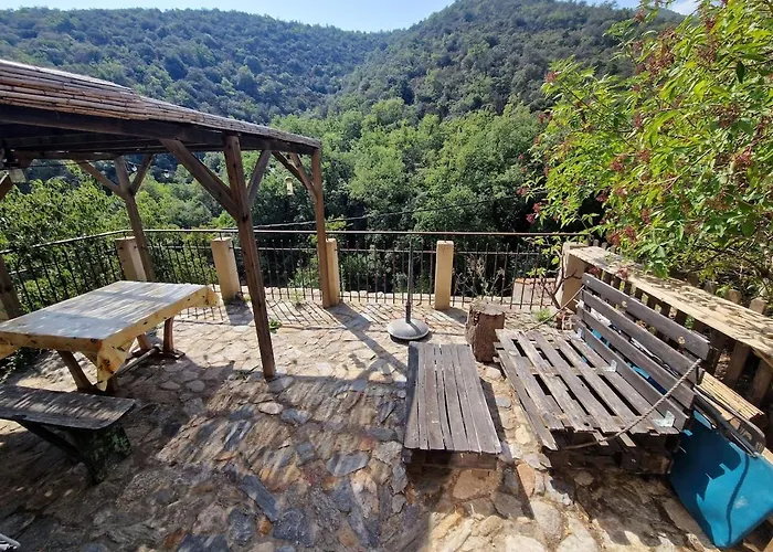 Le Castell De * Joch