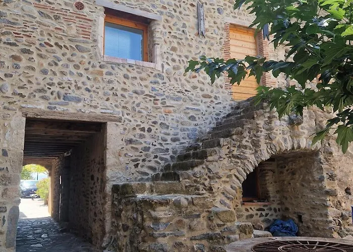 Holiday home Le Castell De